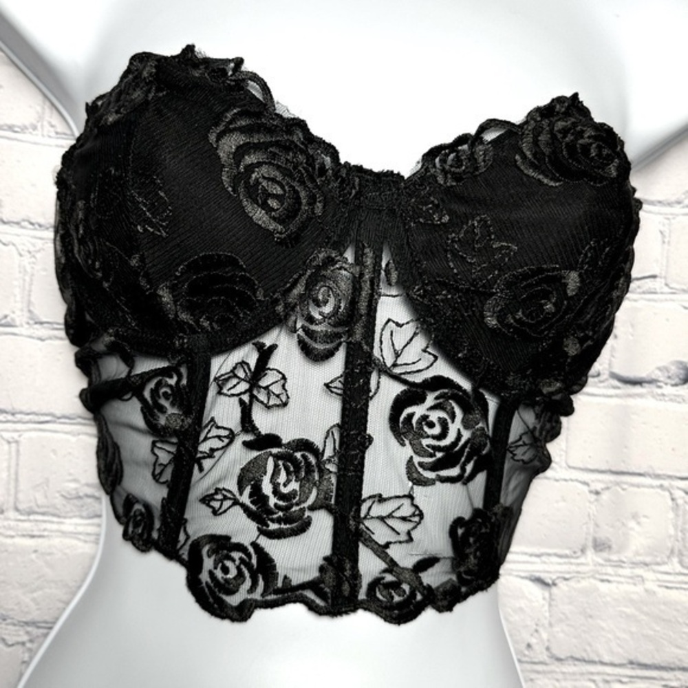 Sexy black lace wire-ribbed bustier with rose design and clasp mesh back - Picture 1 of 9